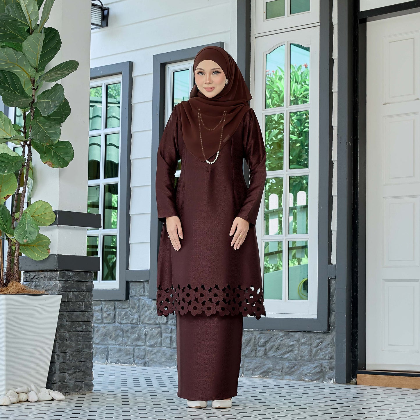 Deanera Kurung