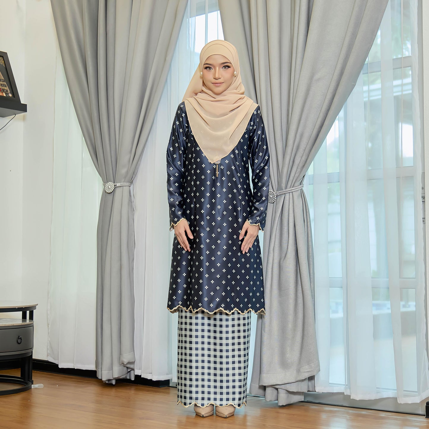 Aileen Kurung