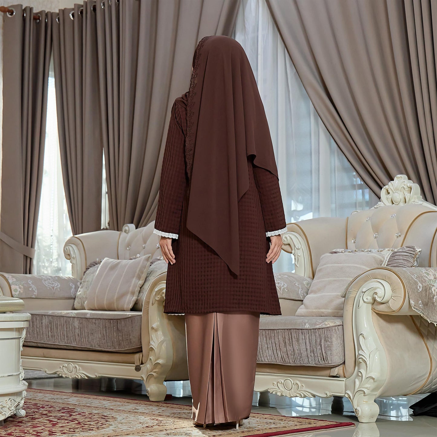 Alaira Kurung