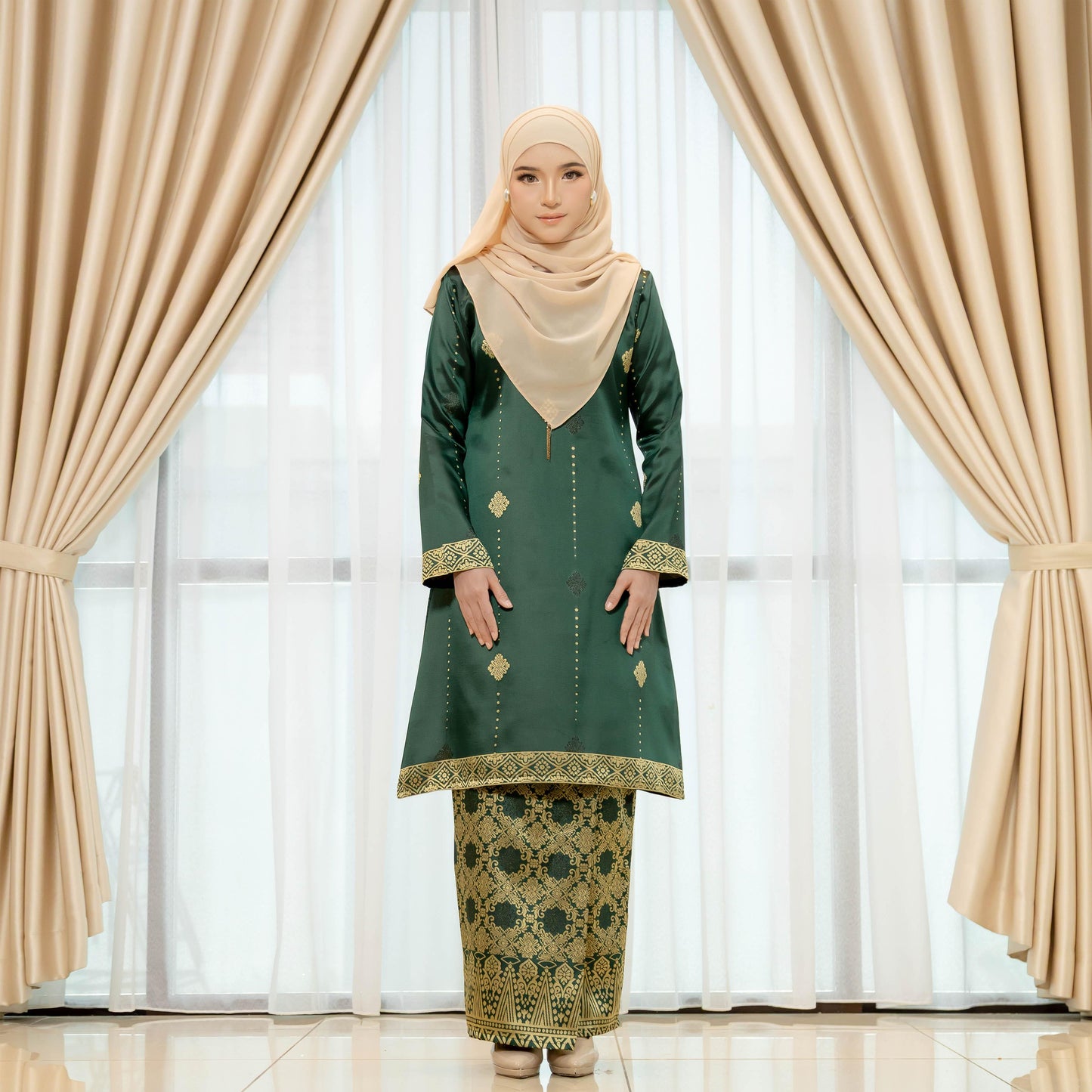 Feyrossa Kurung