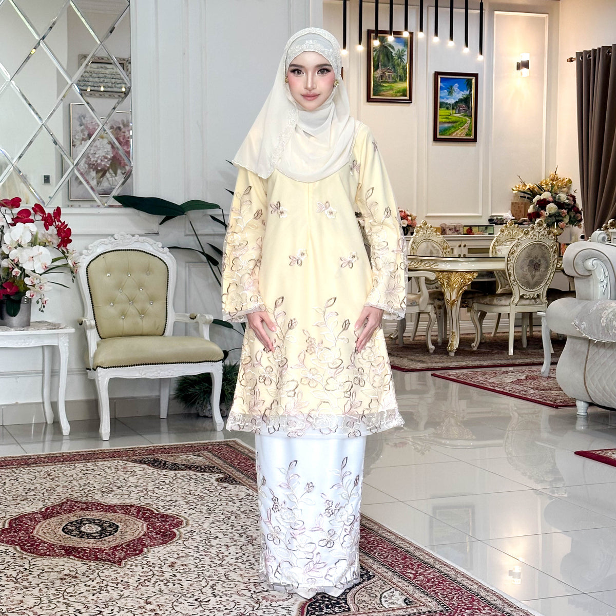 Elaira Kurung