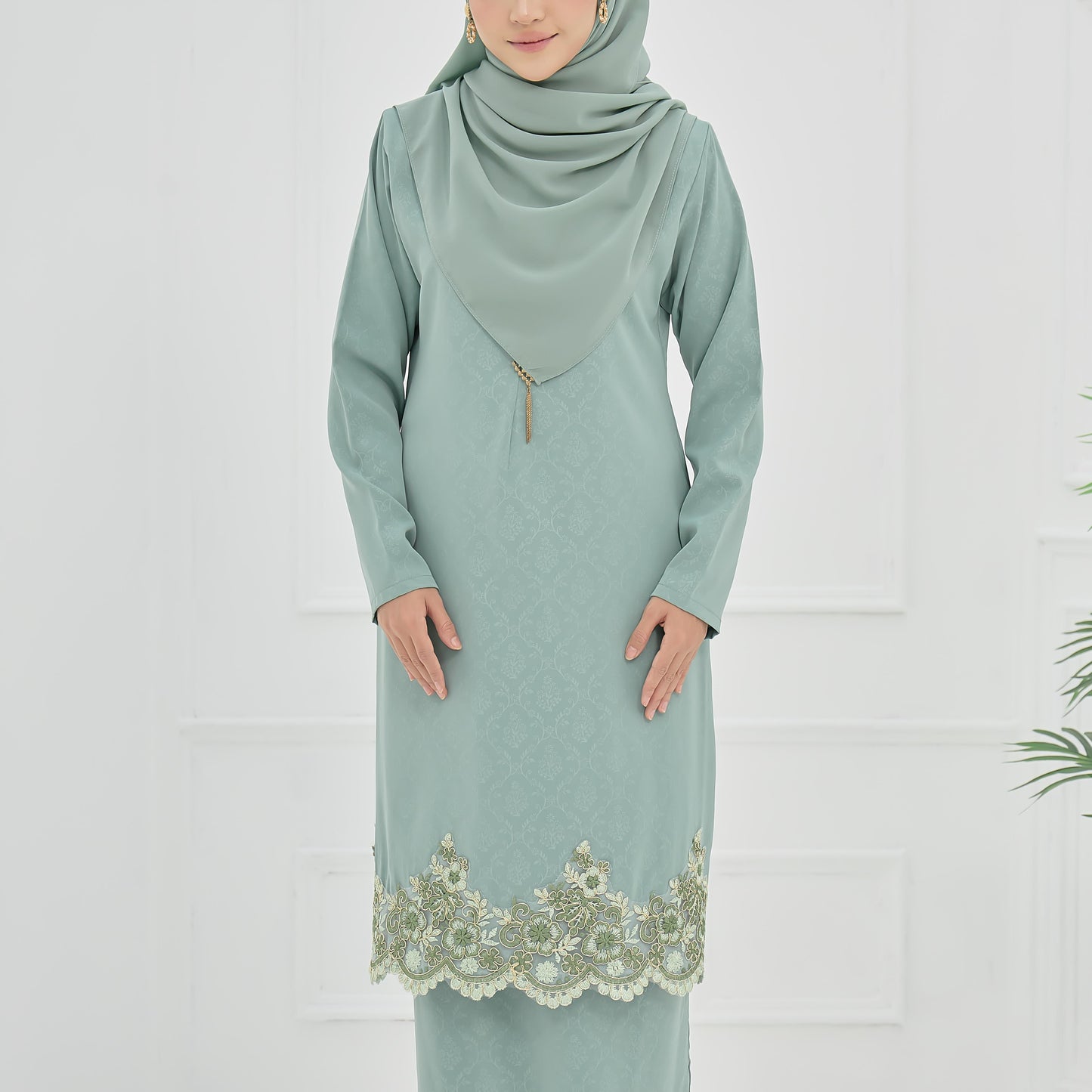 Elaine Kurung