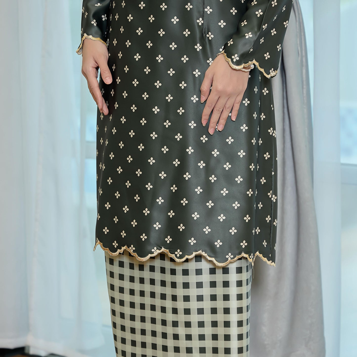 Aileen Kurung
