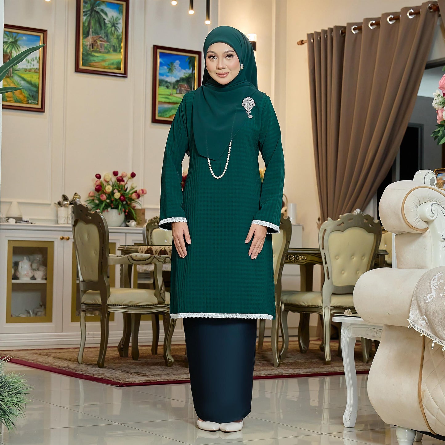 Alaira Kurung