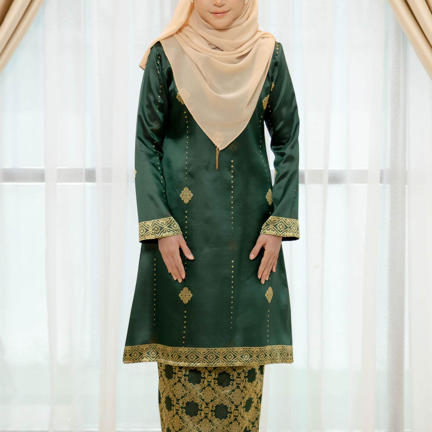 Feyrossa Kurung