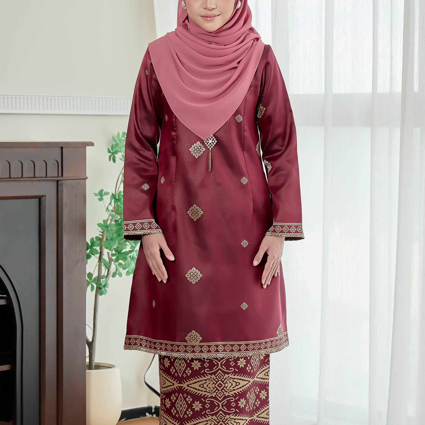 Petra Kurung