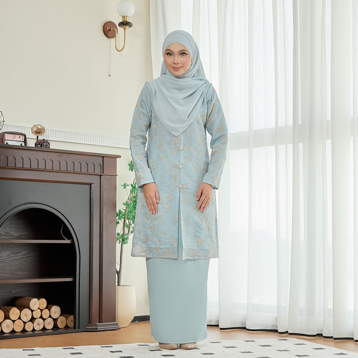 Felline Kurung