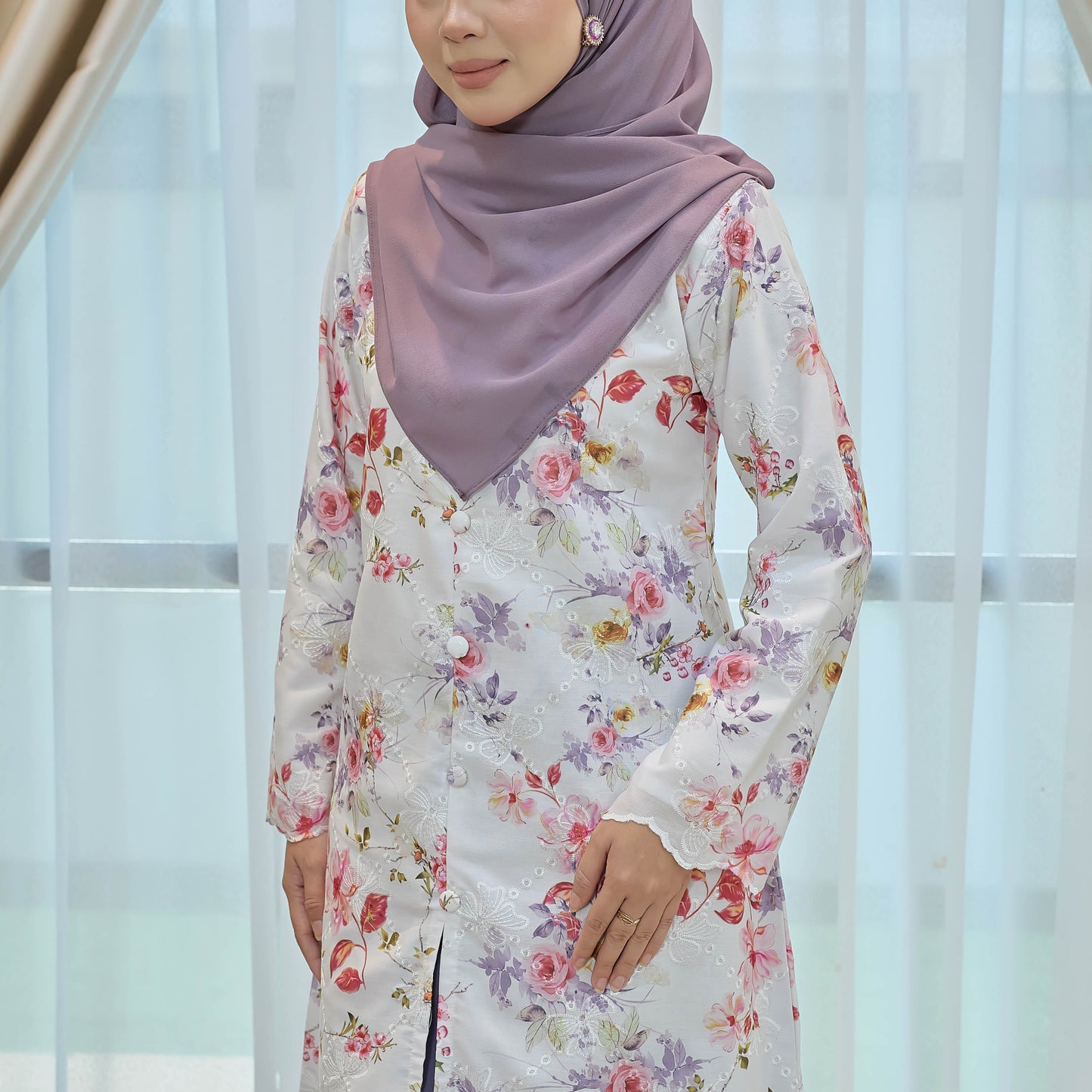 Alicia Kurung
