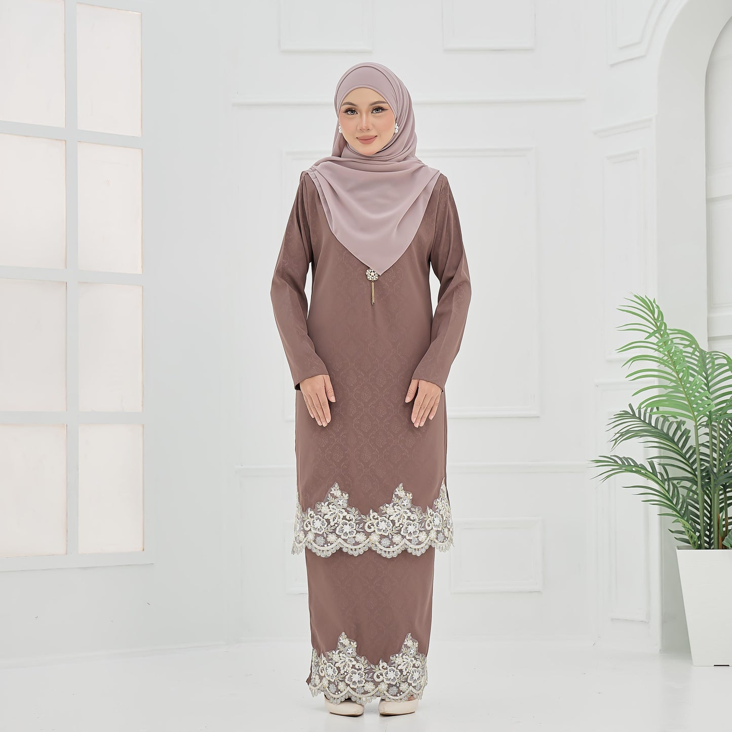 Elaine Kurung