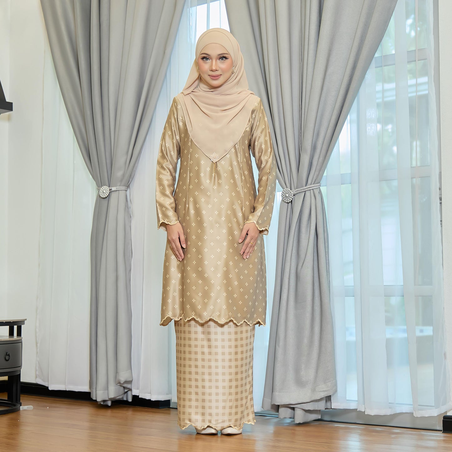 Aileen Kurung