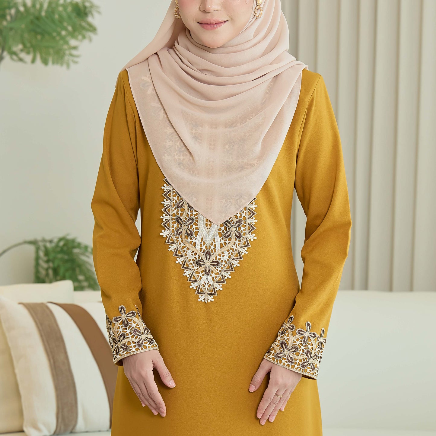 Aylaa Jubah