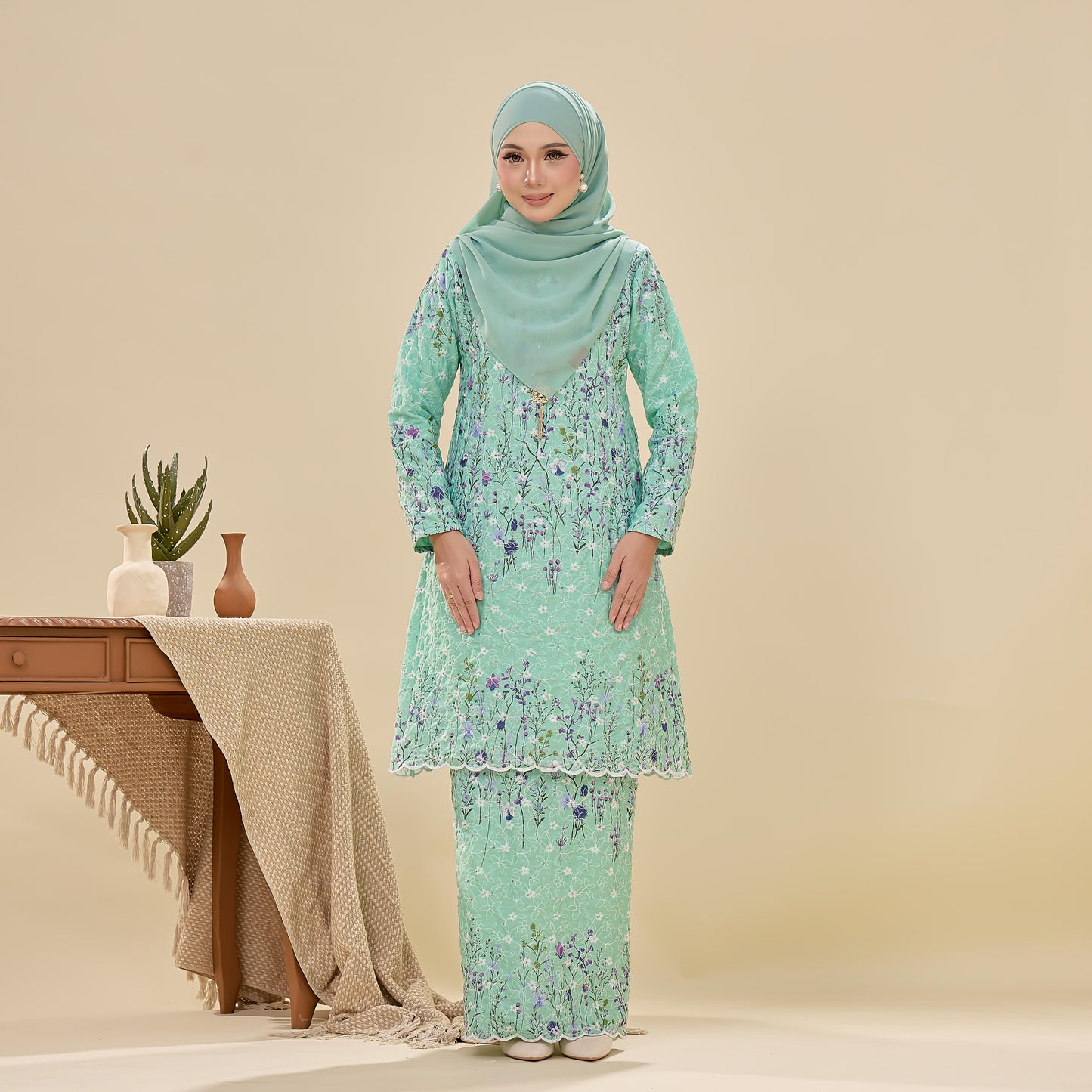 Laira Kurung