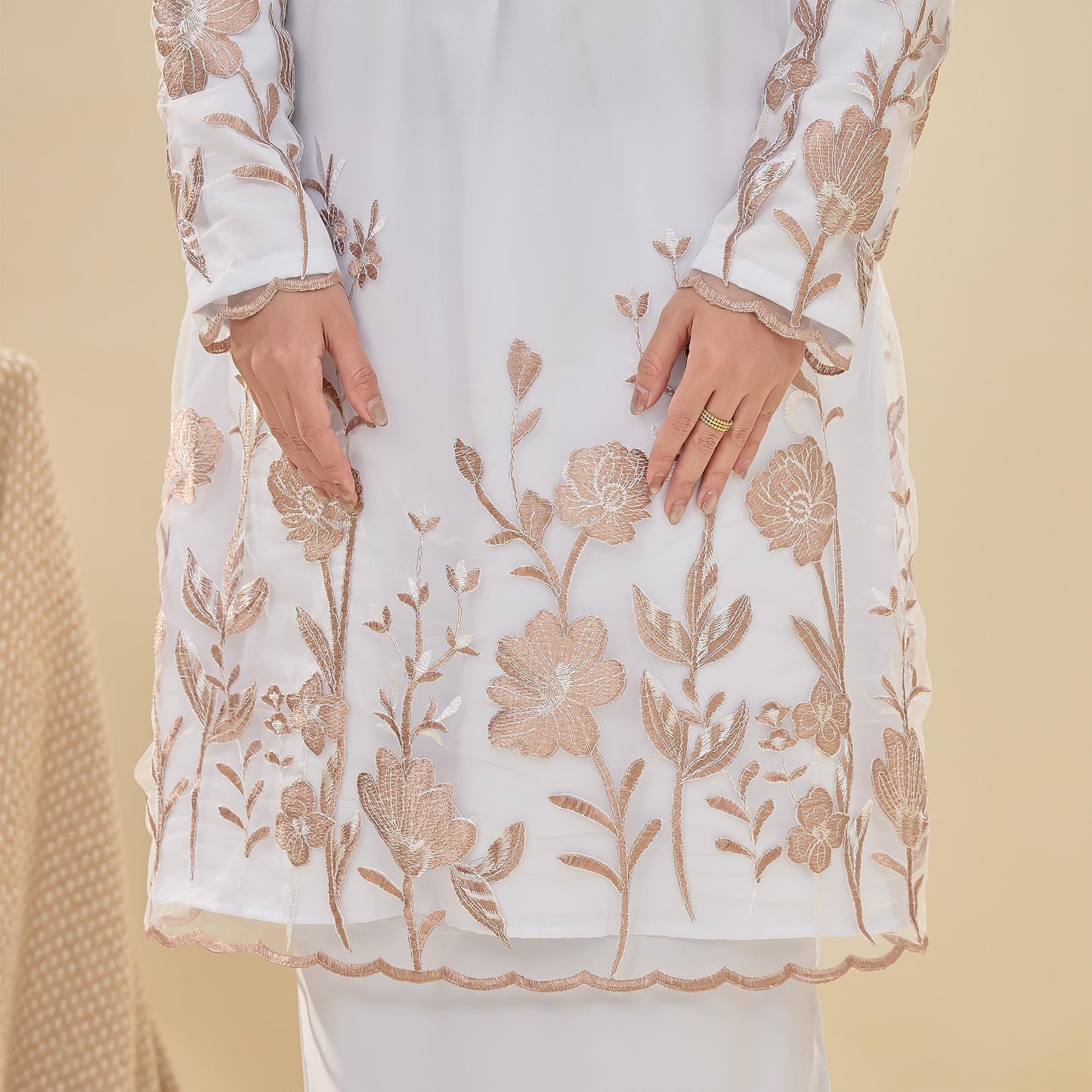 Lunaya Kurung