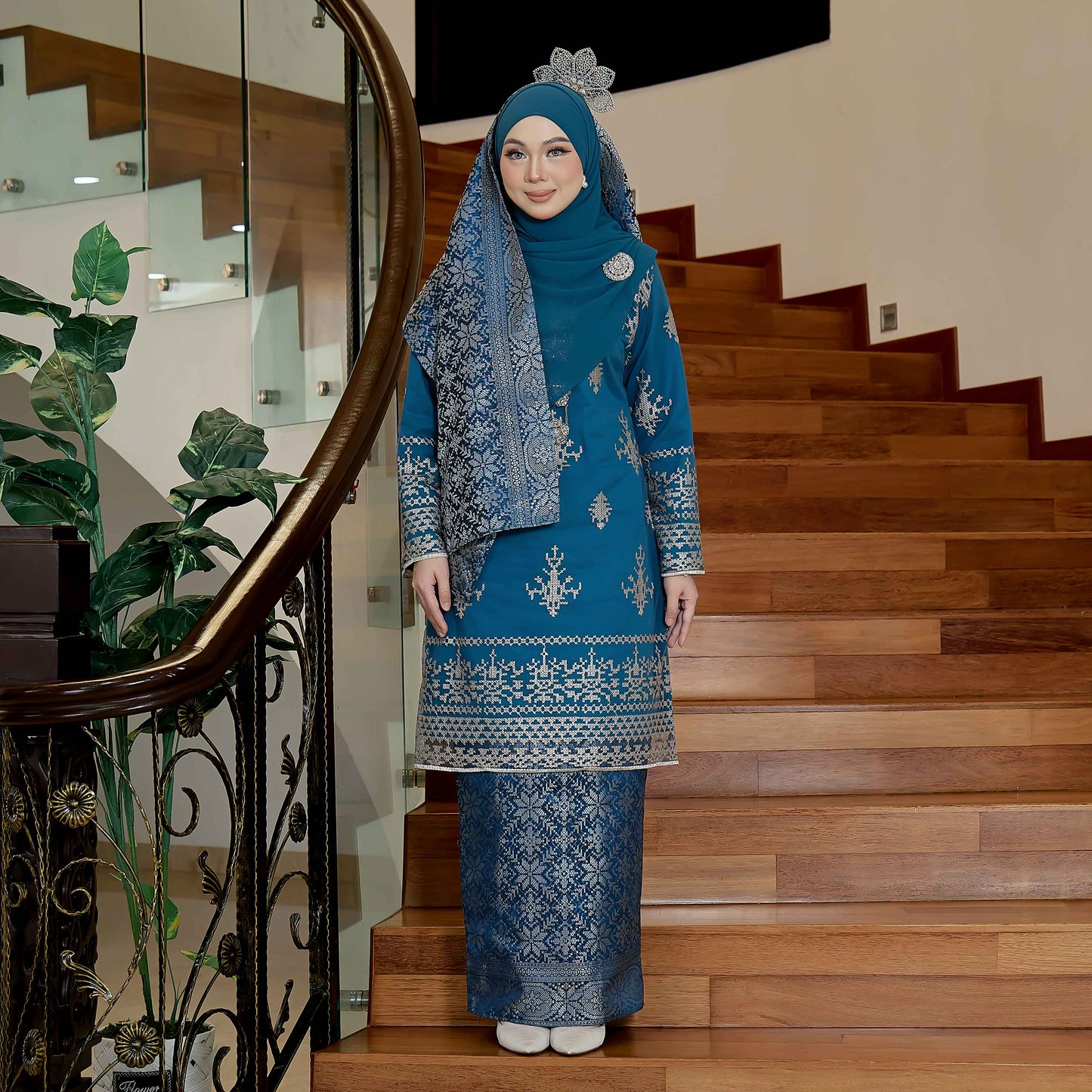Seri Kejora Kurung