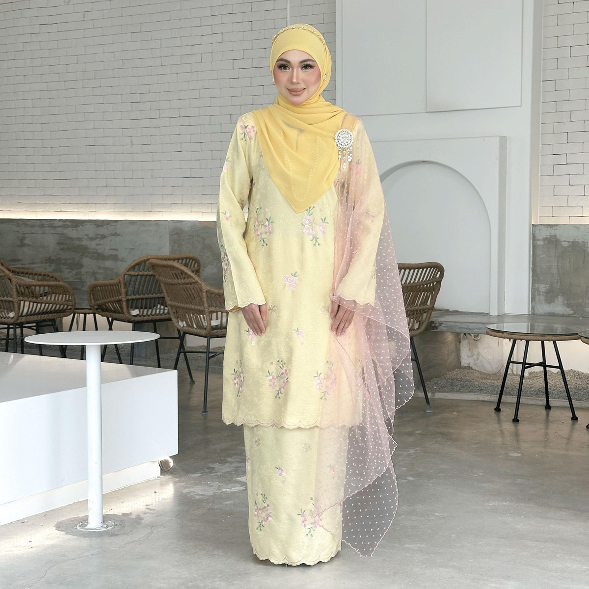 Meylia Kurung
