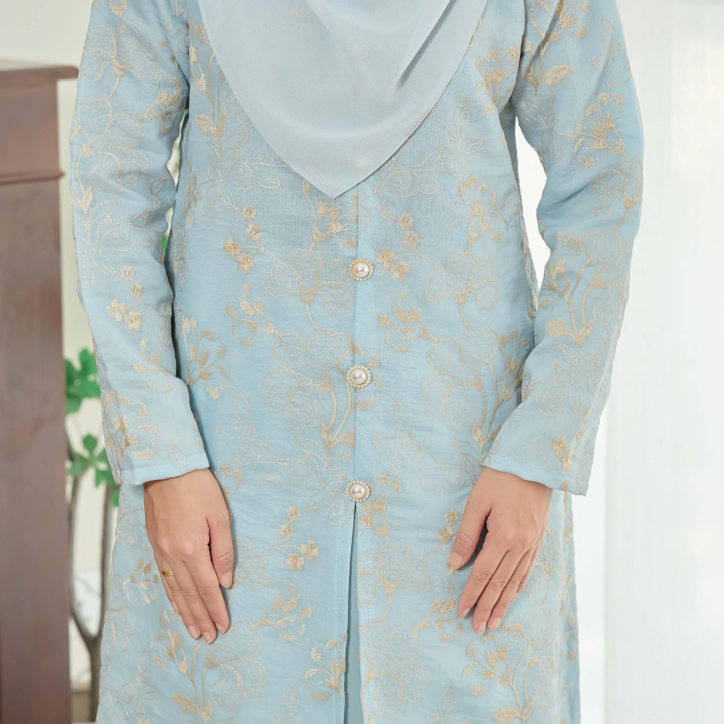 Felline Kurung
