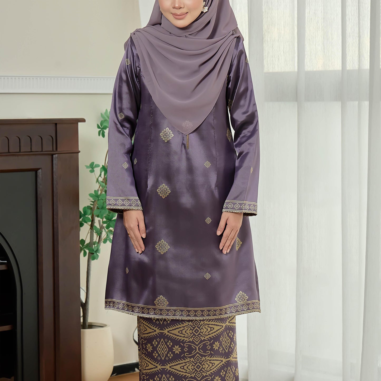 Petra Kurung