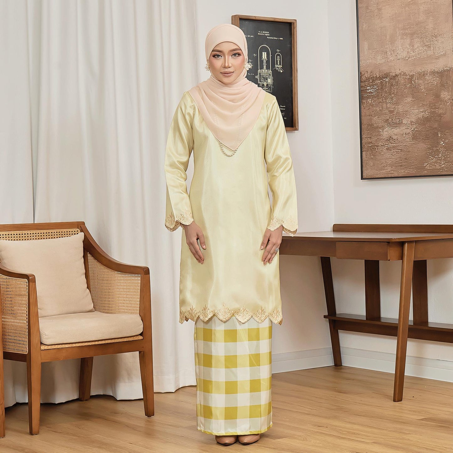 Lunisya Kurung