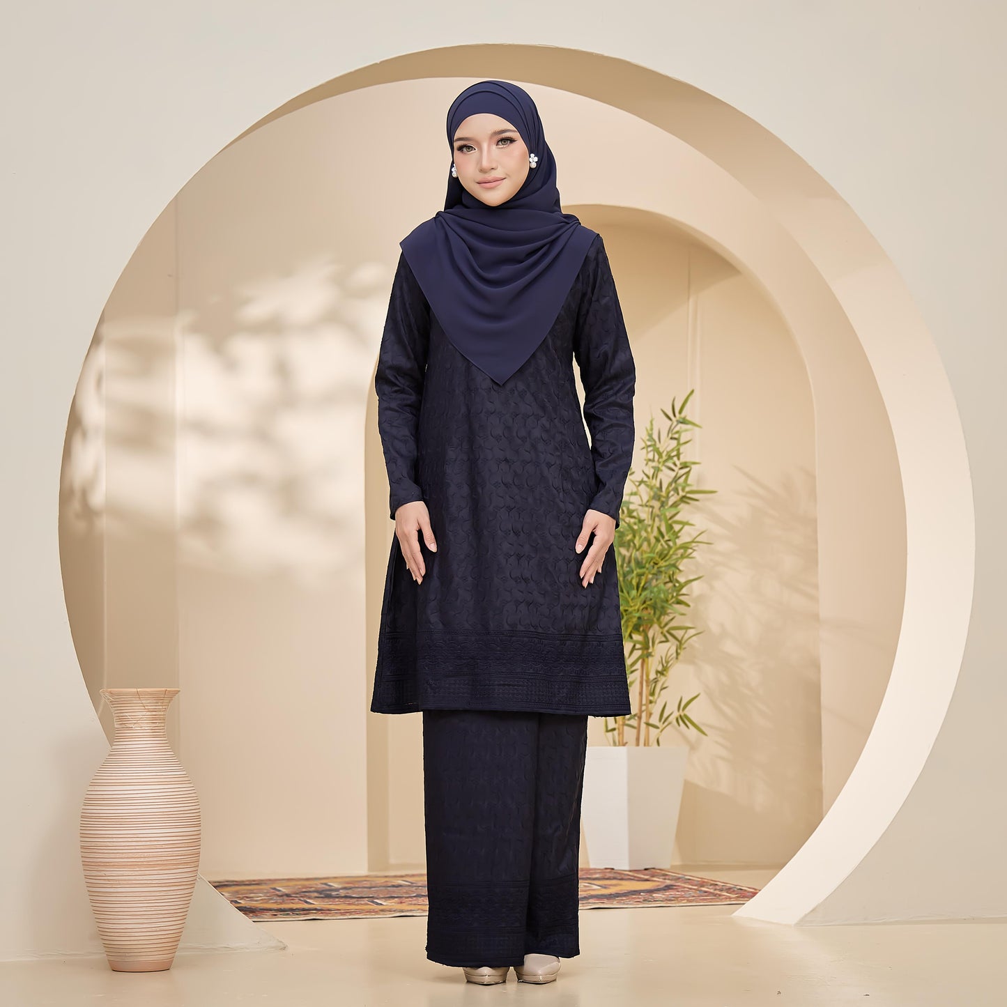 Veronica Kurung