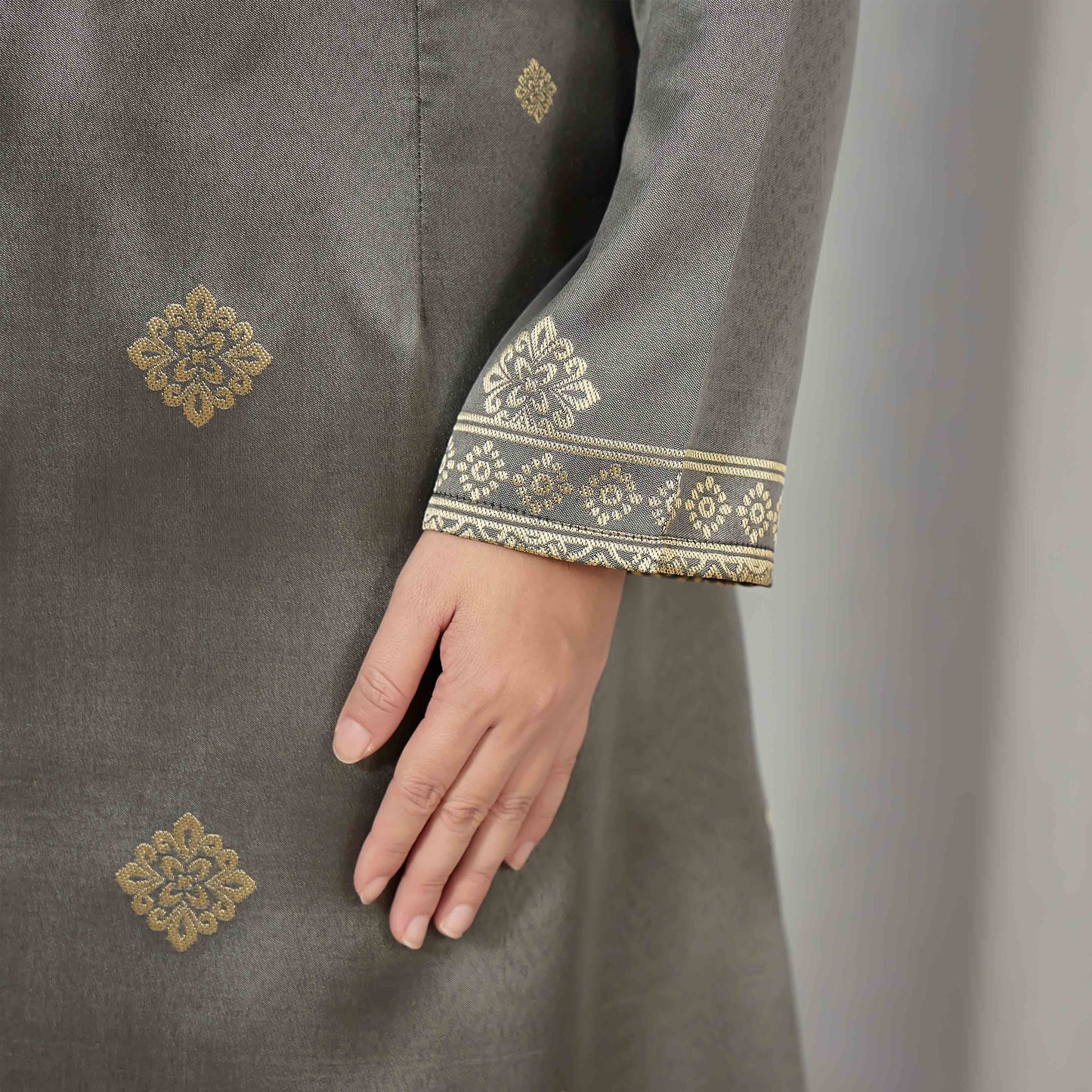 Petra Kurung