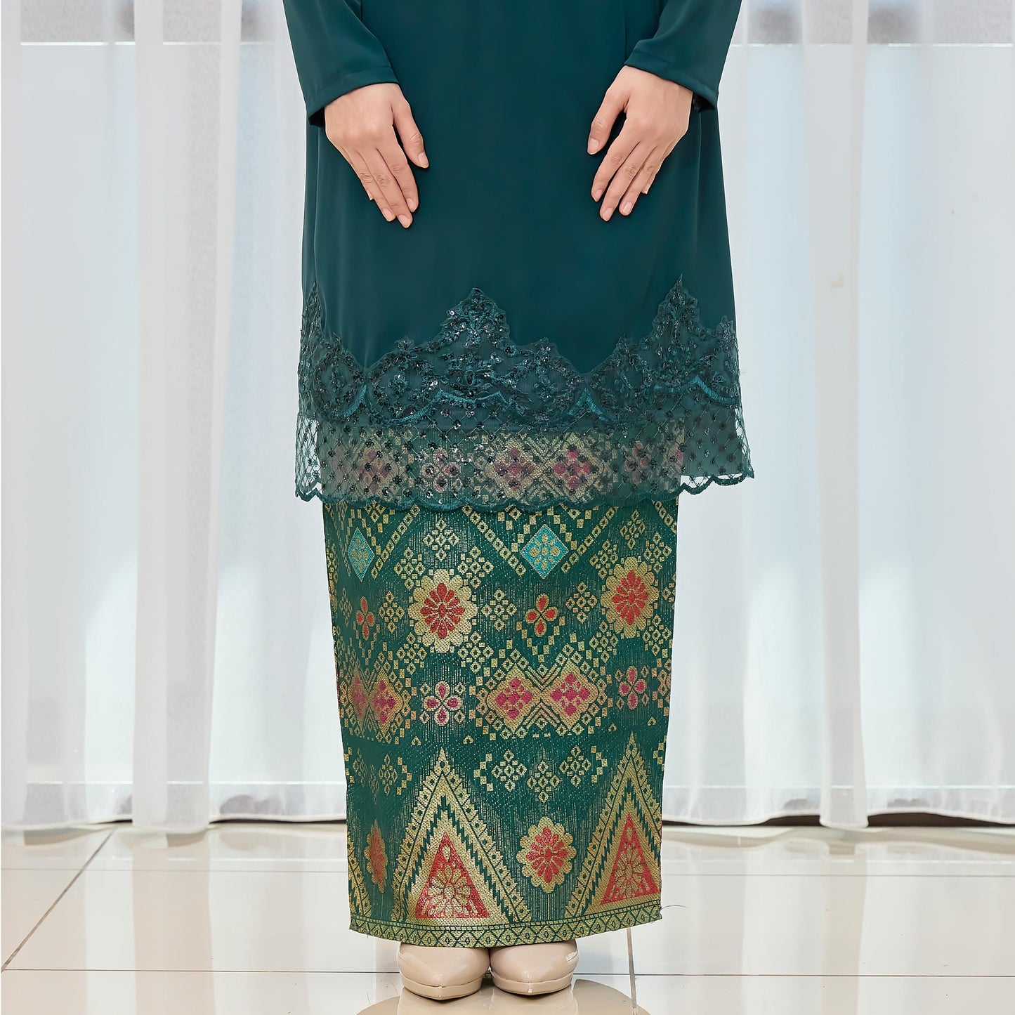 Ning Ayu Kurung
