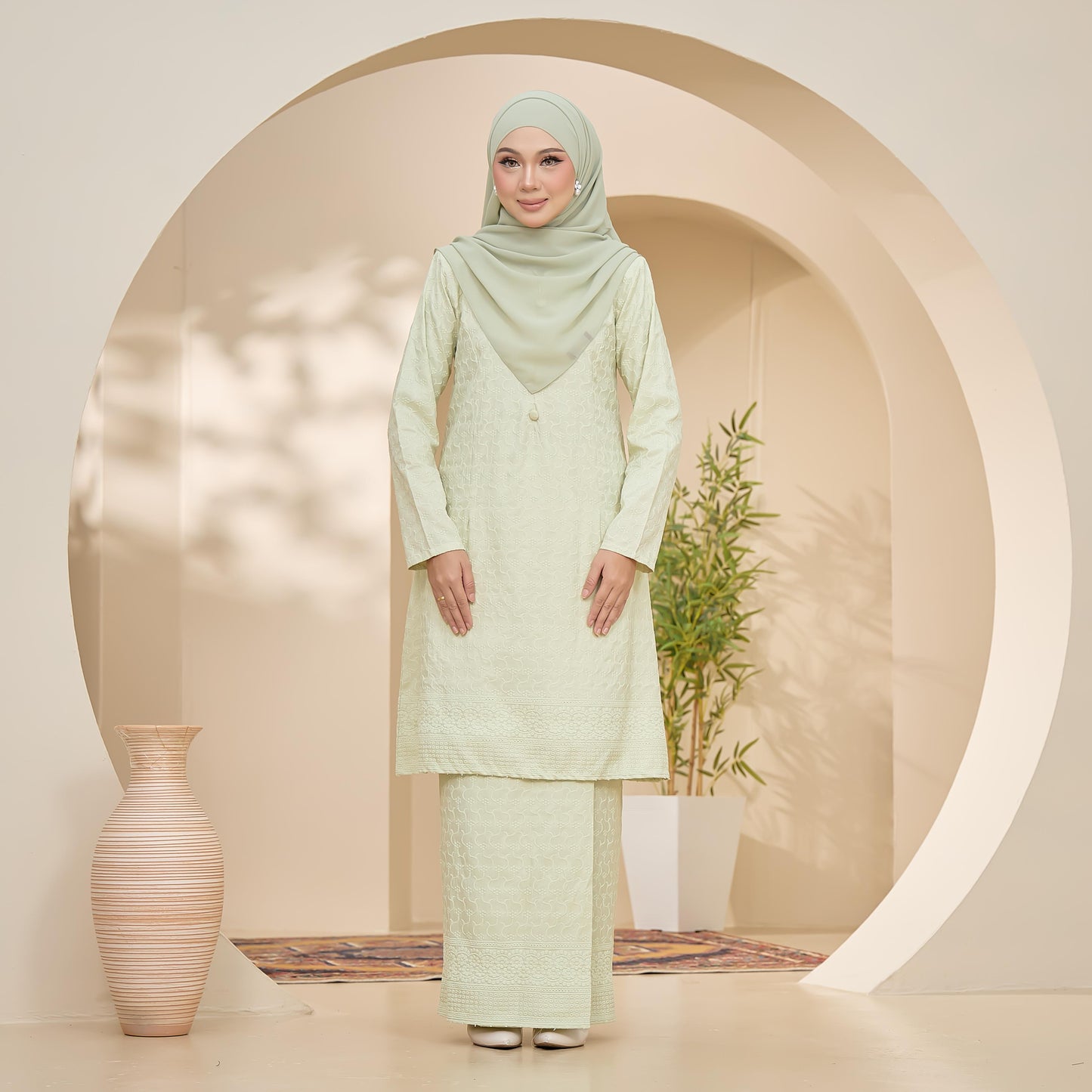 Veronica Kurung