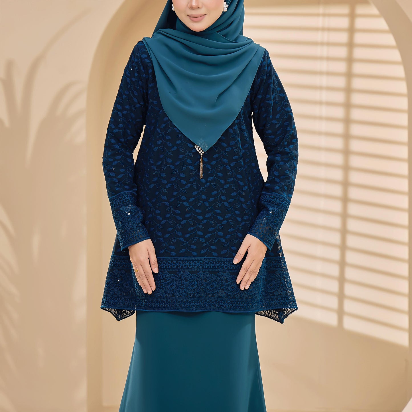 Claudea Kurung