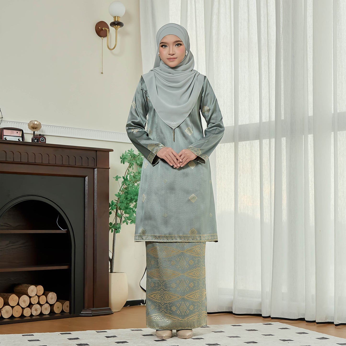 Petra Kurung