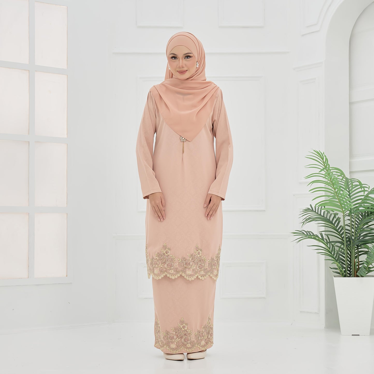 Elaine Kurung