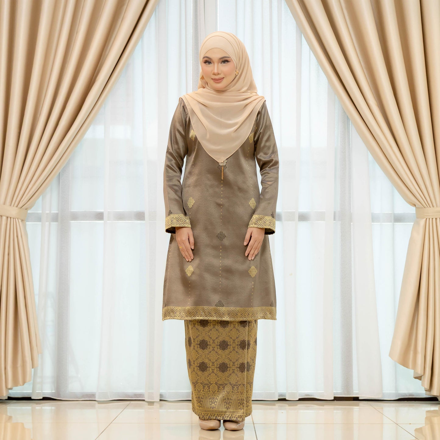 Feyrossa Kurung
