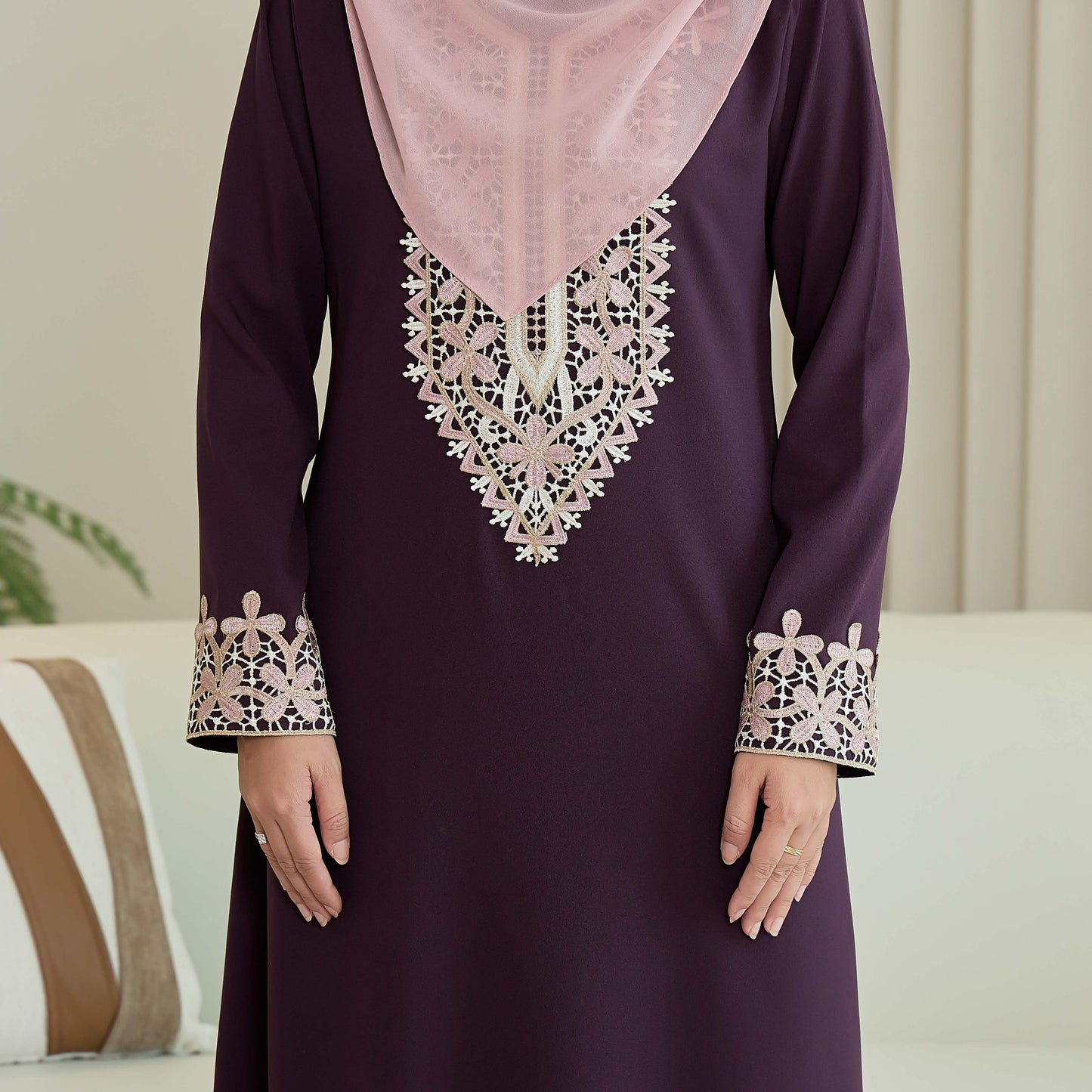 Aylaa Jubah