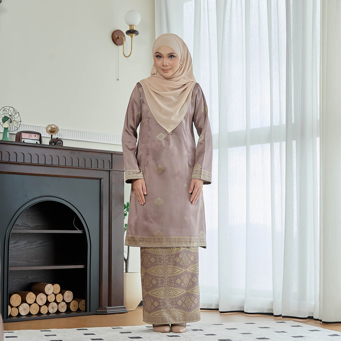 Petra Kurung