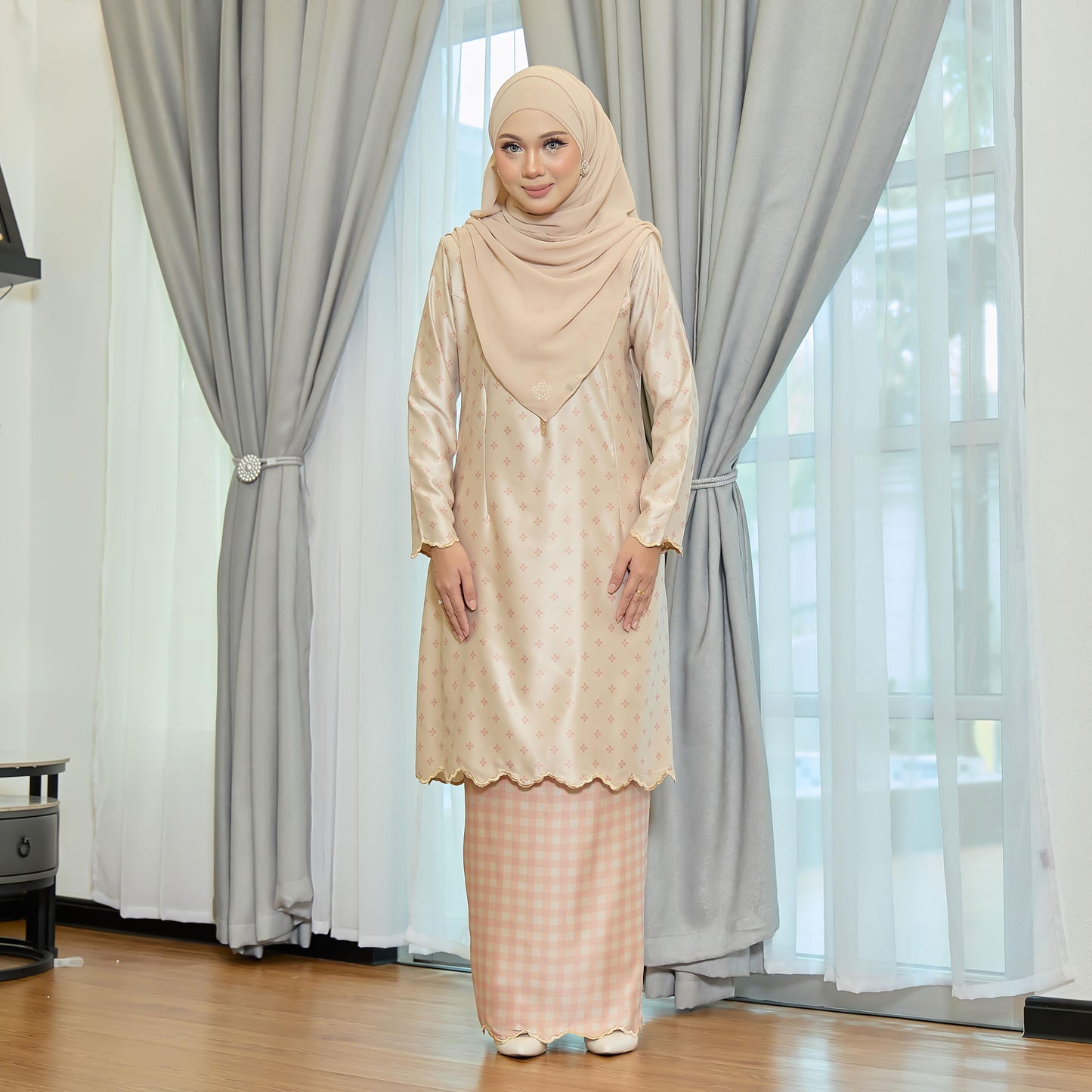 Aileen Kurung