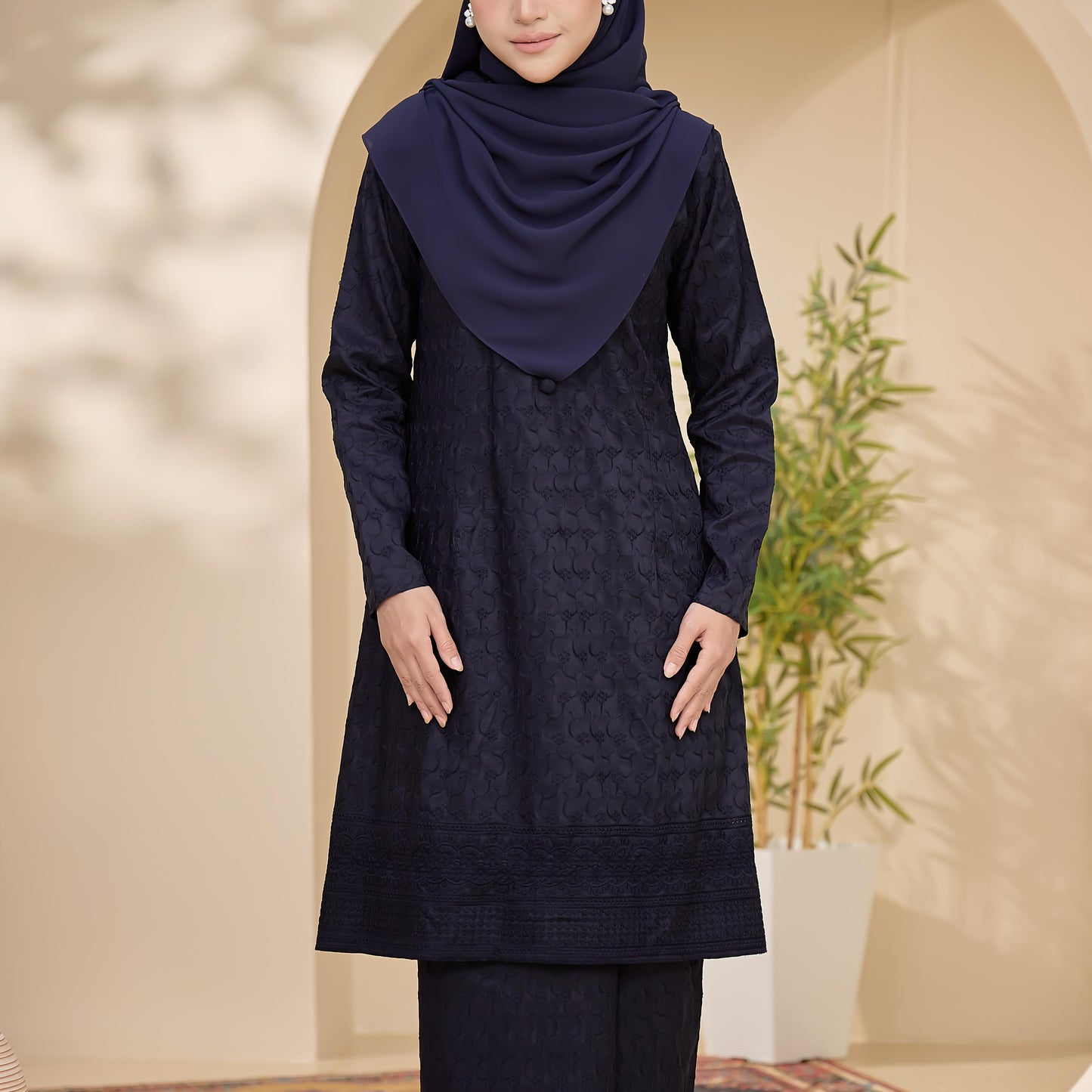 Veronica Kurung