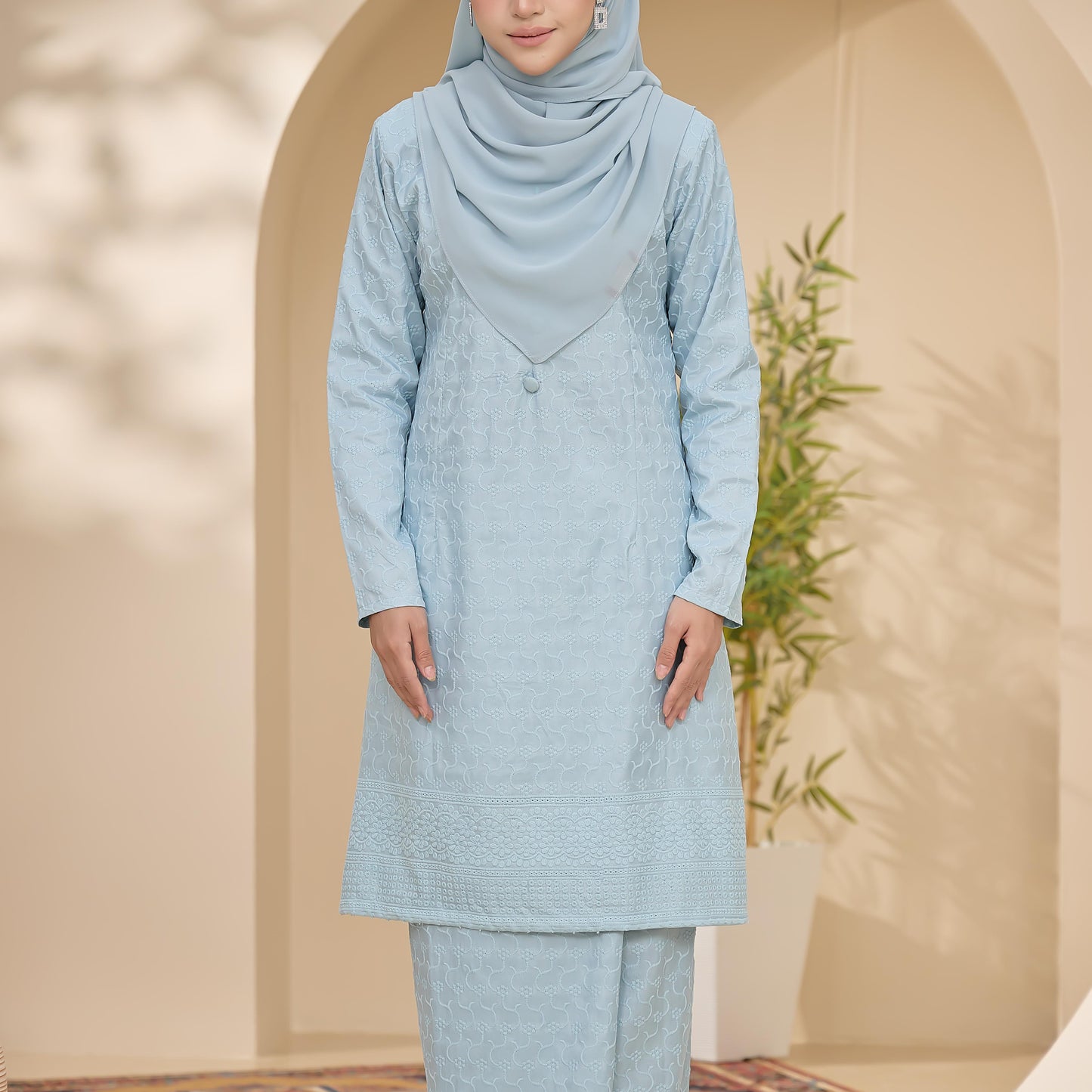 Veronica Kurung