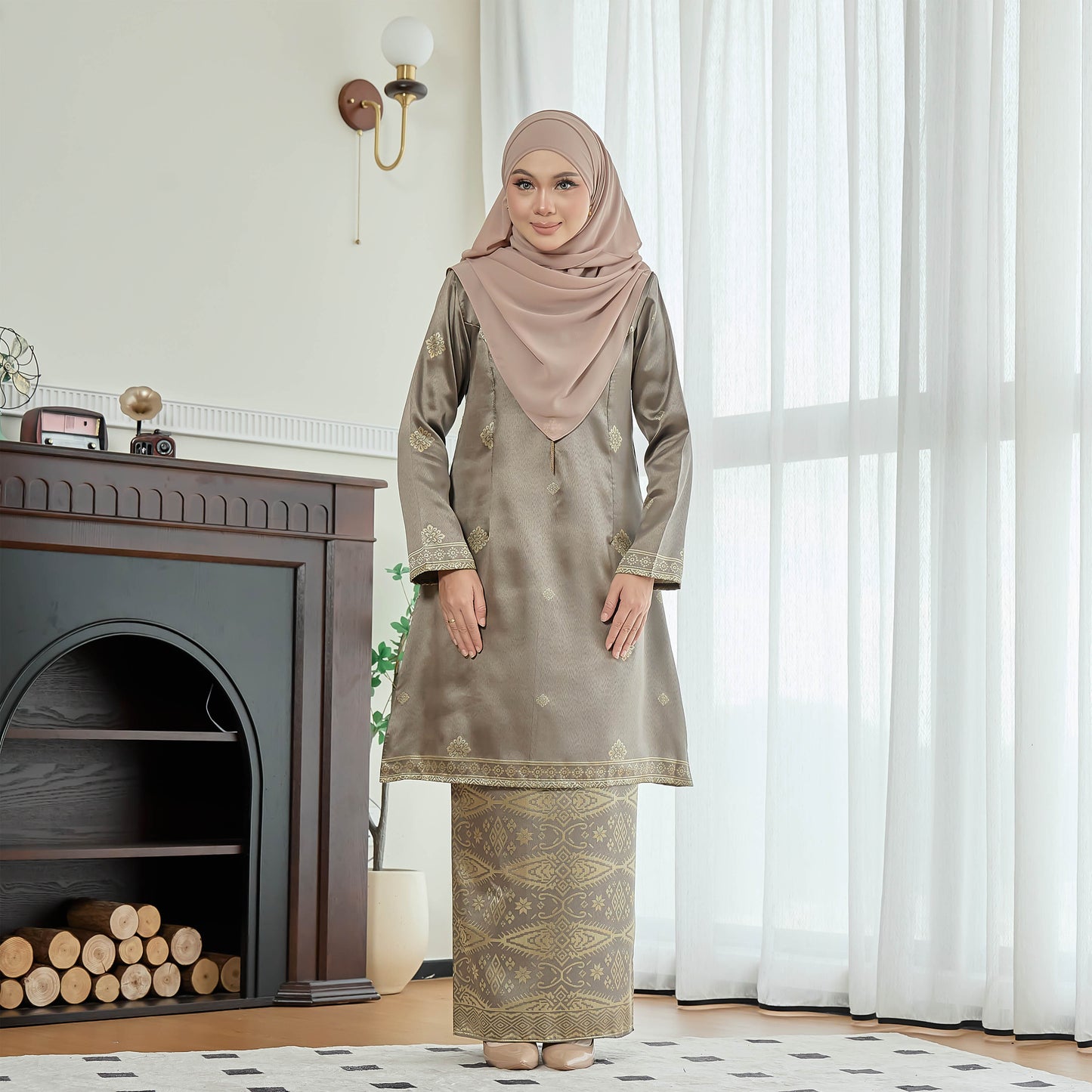 Petra Kurung