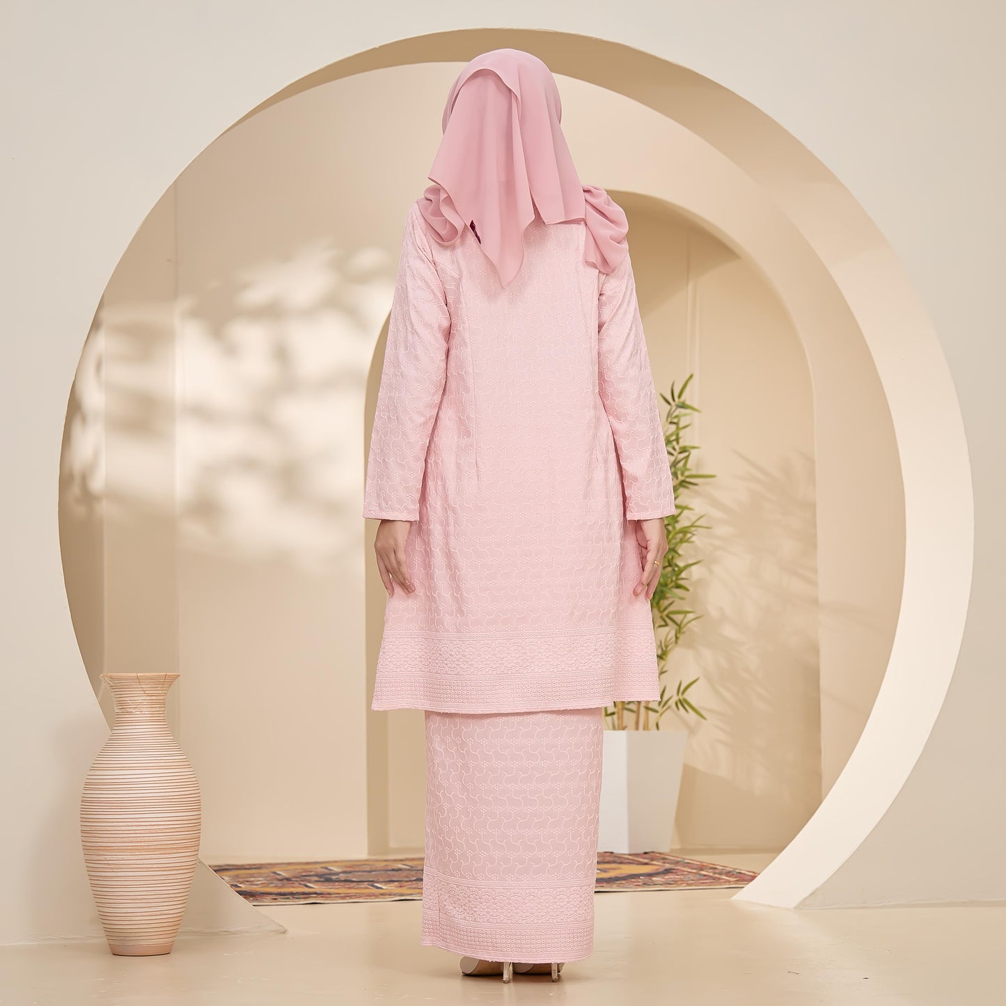 Veronica Kurung