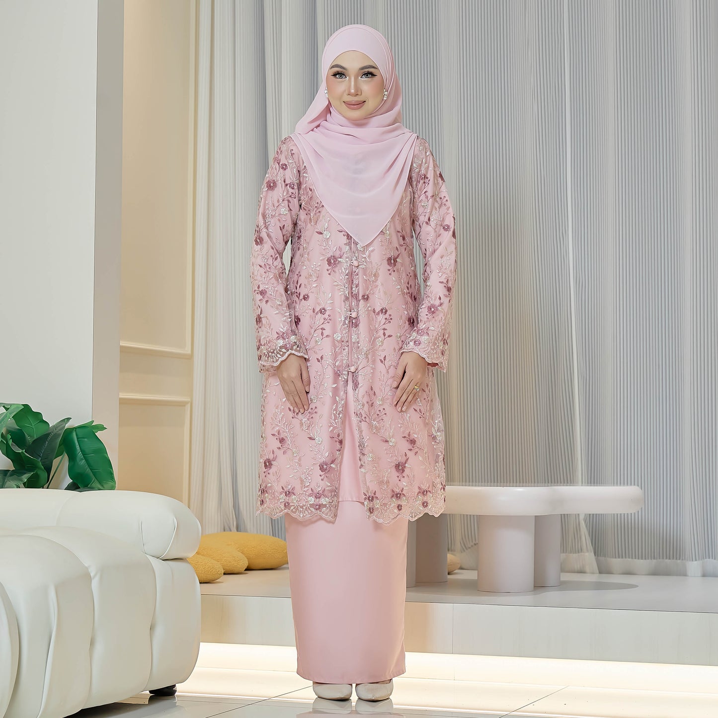 Lorevia Kurung