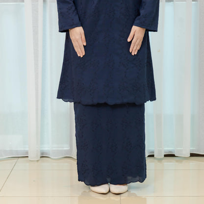 Deluna Kurung