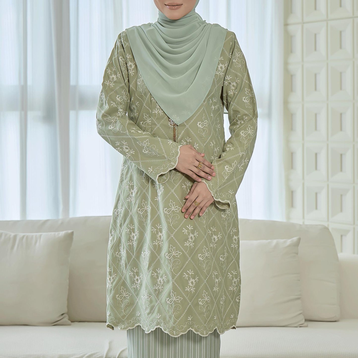 Valessa Kurung