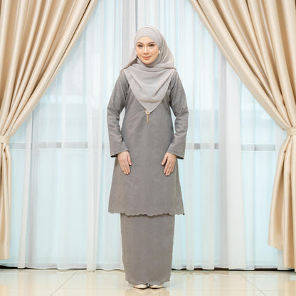 Deluna Kurung