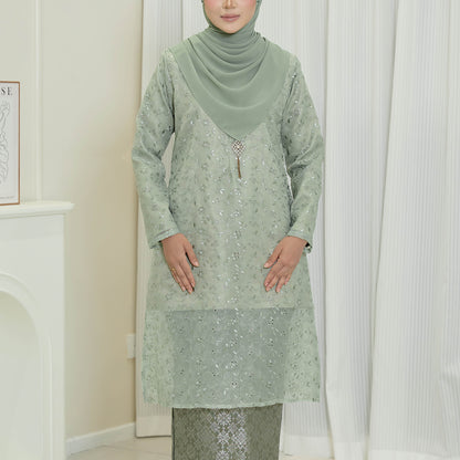 Laressa Kurung