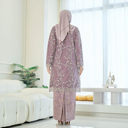 Lovelle Kurung