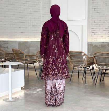 Freya Kurung