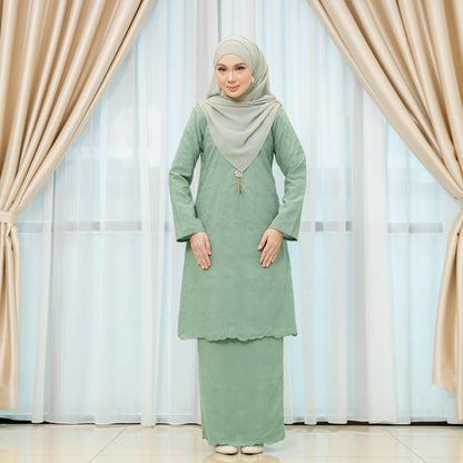 Deluna Kurung