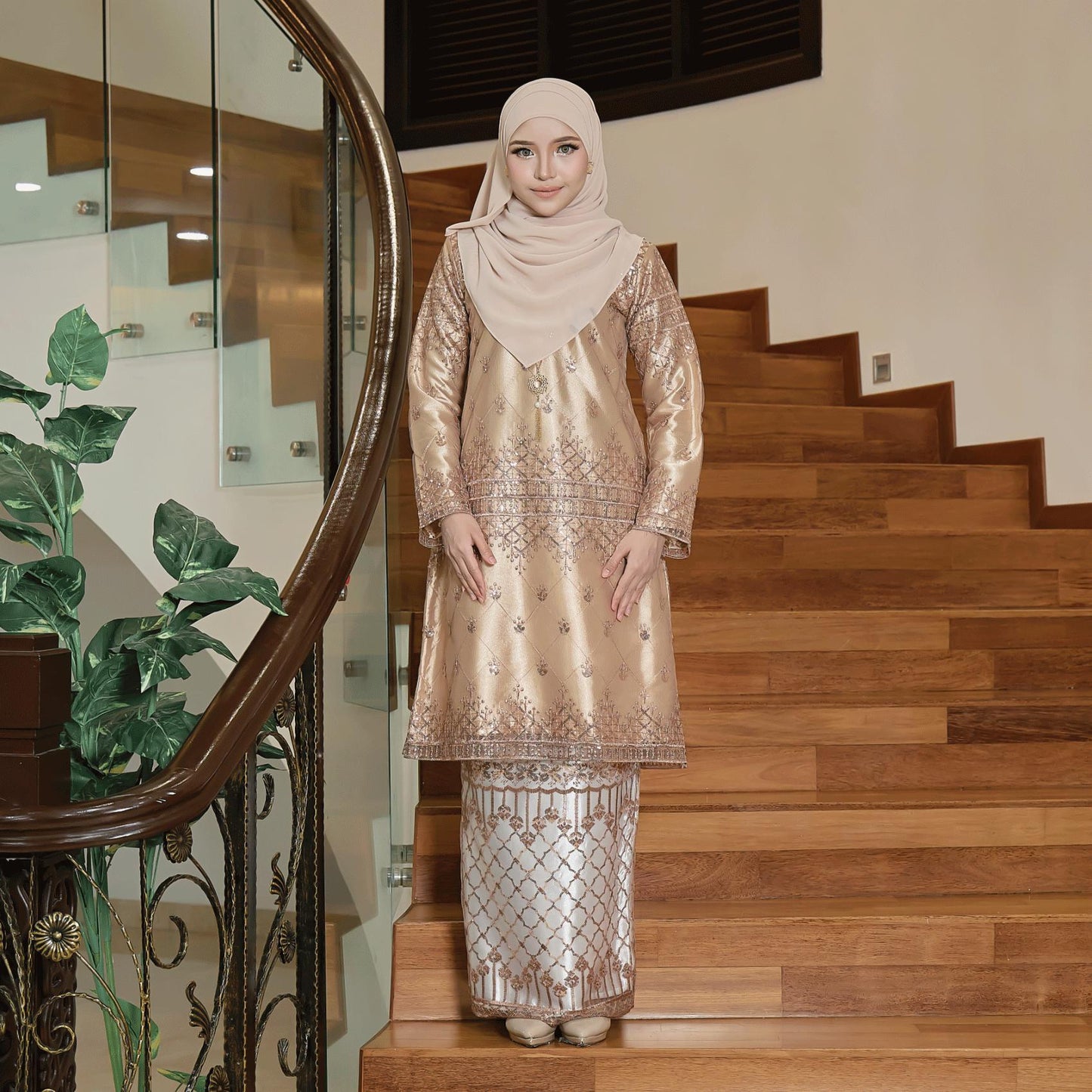 Laela Kurung