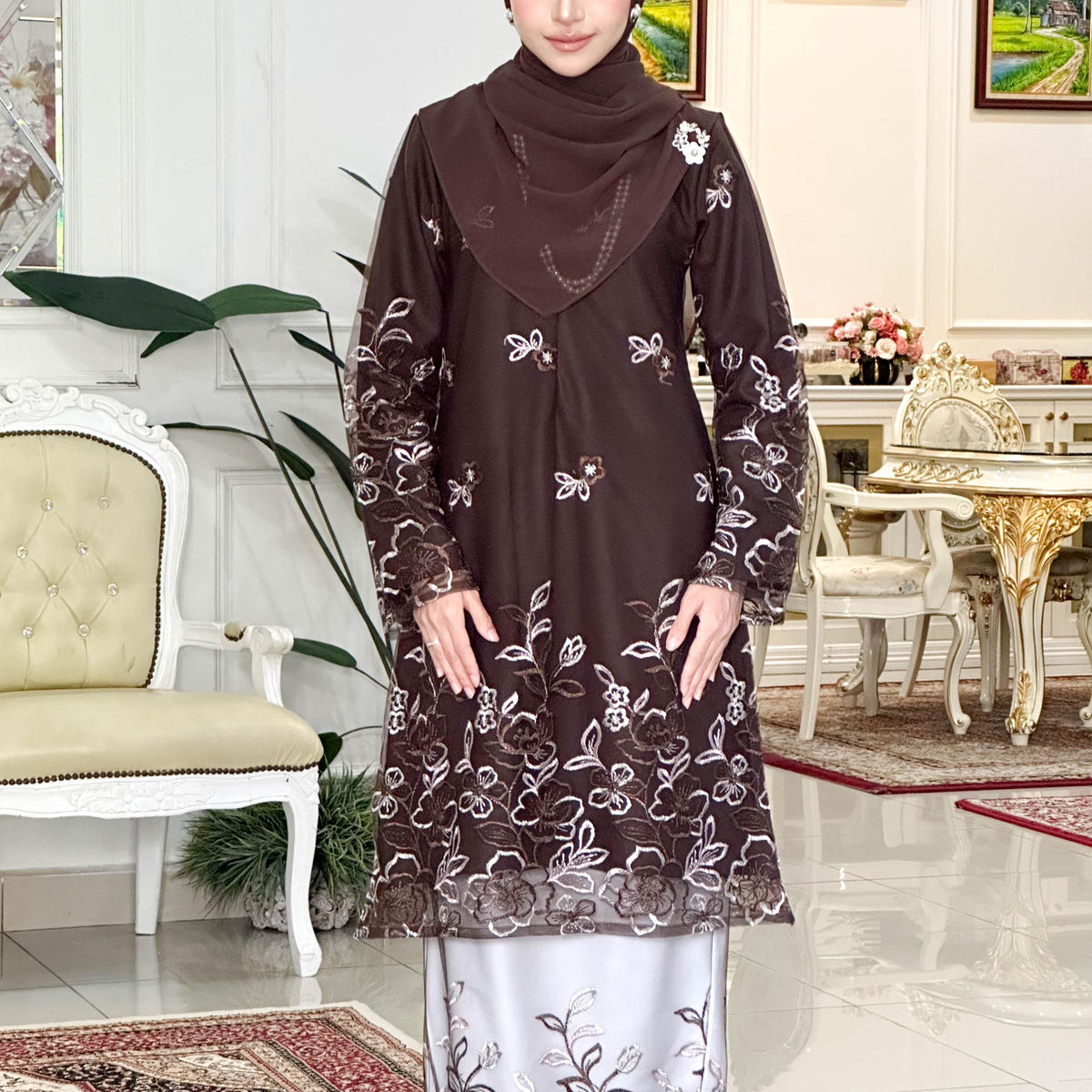 Elaira Kurung