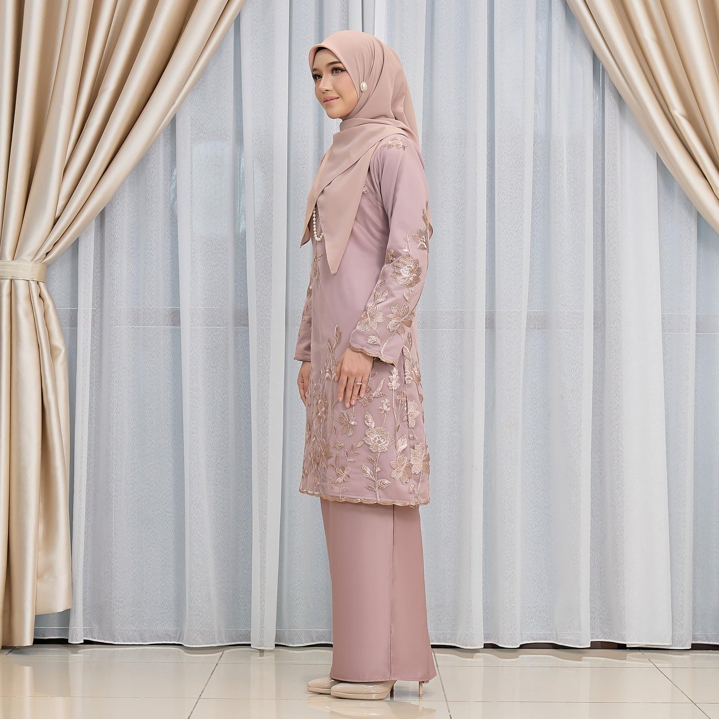 Meara Kurung