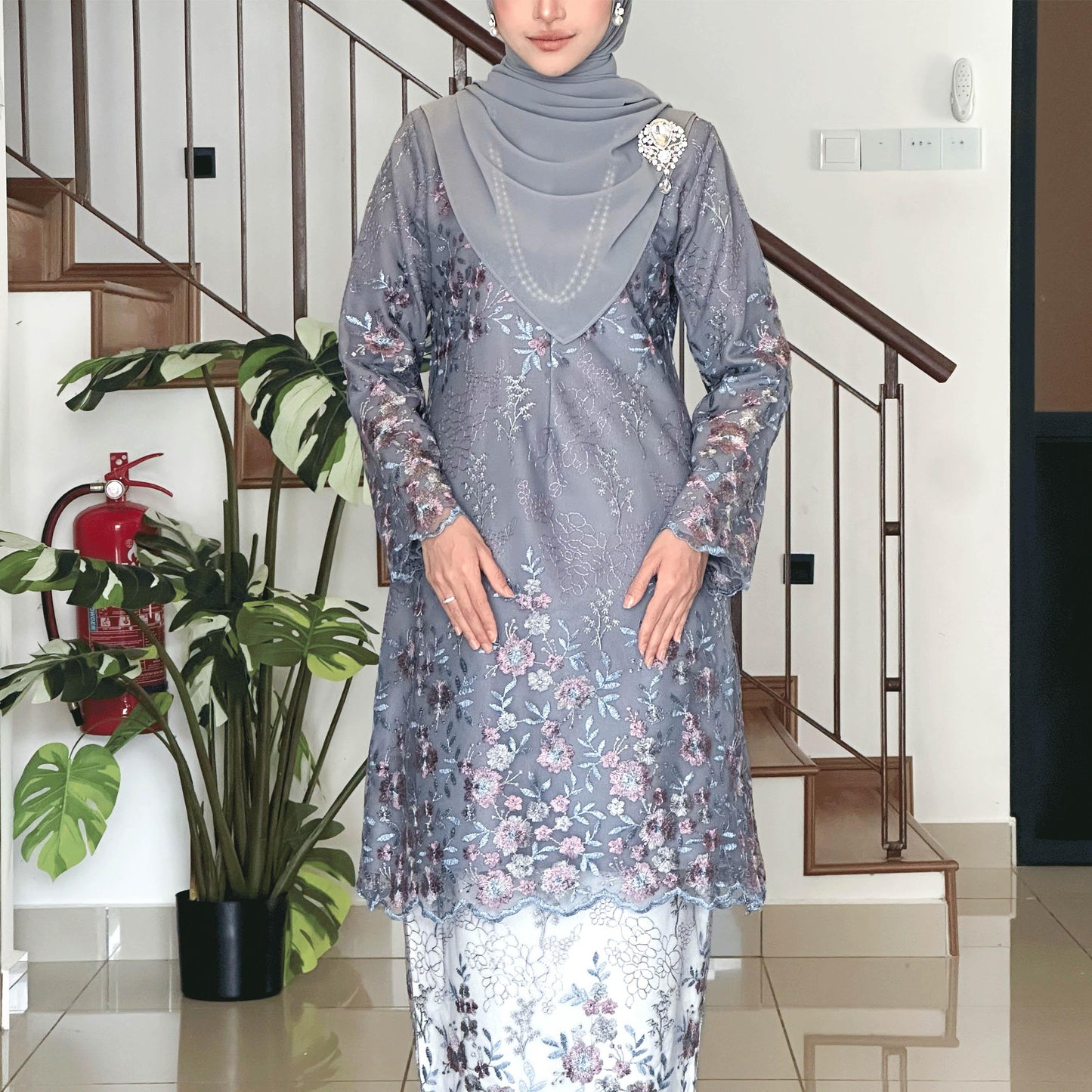 Naomi Kurung