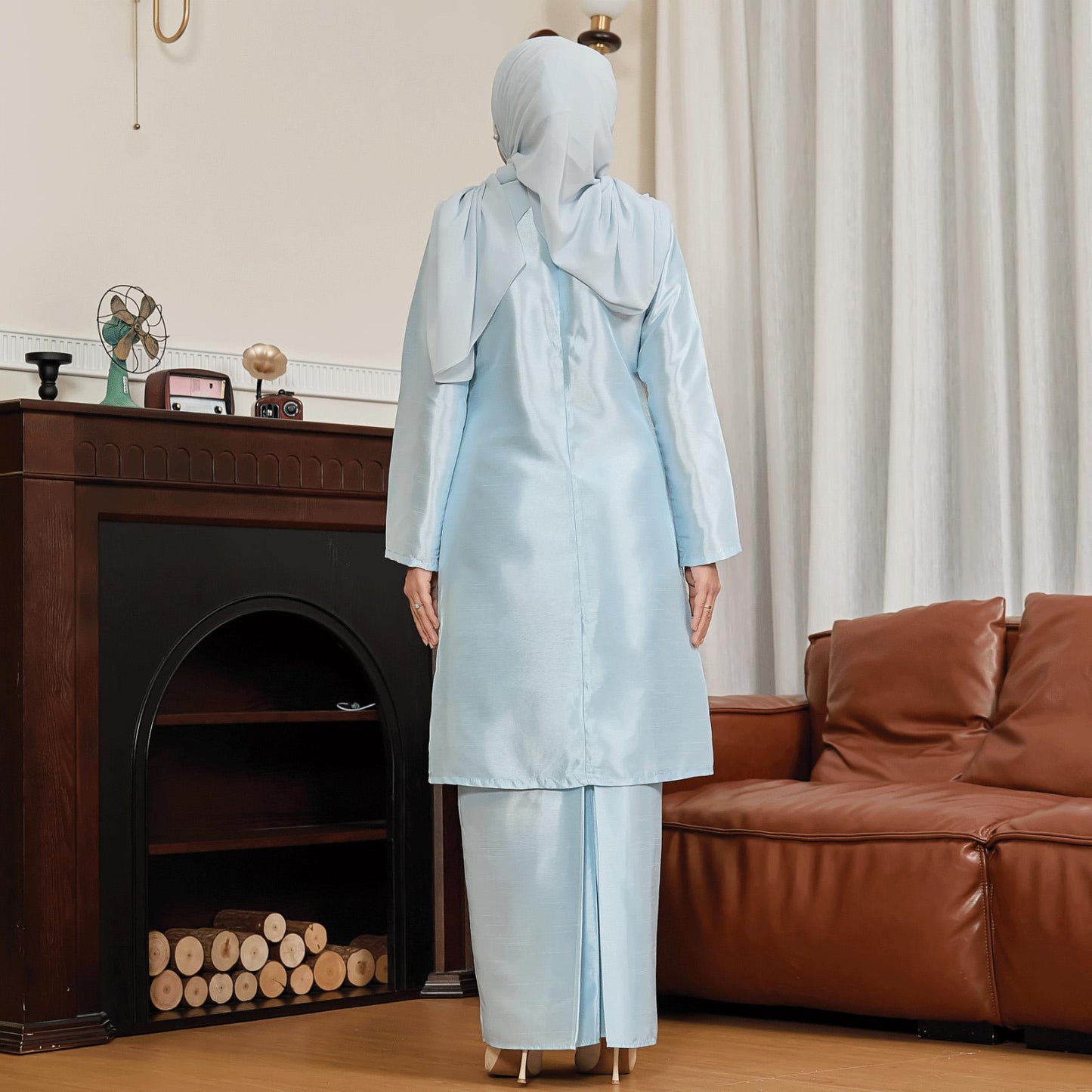 Elianore Kurung